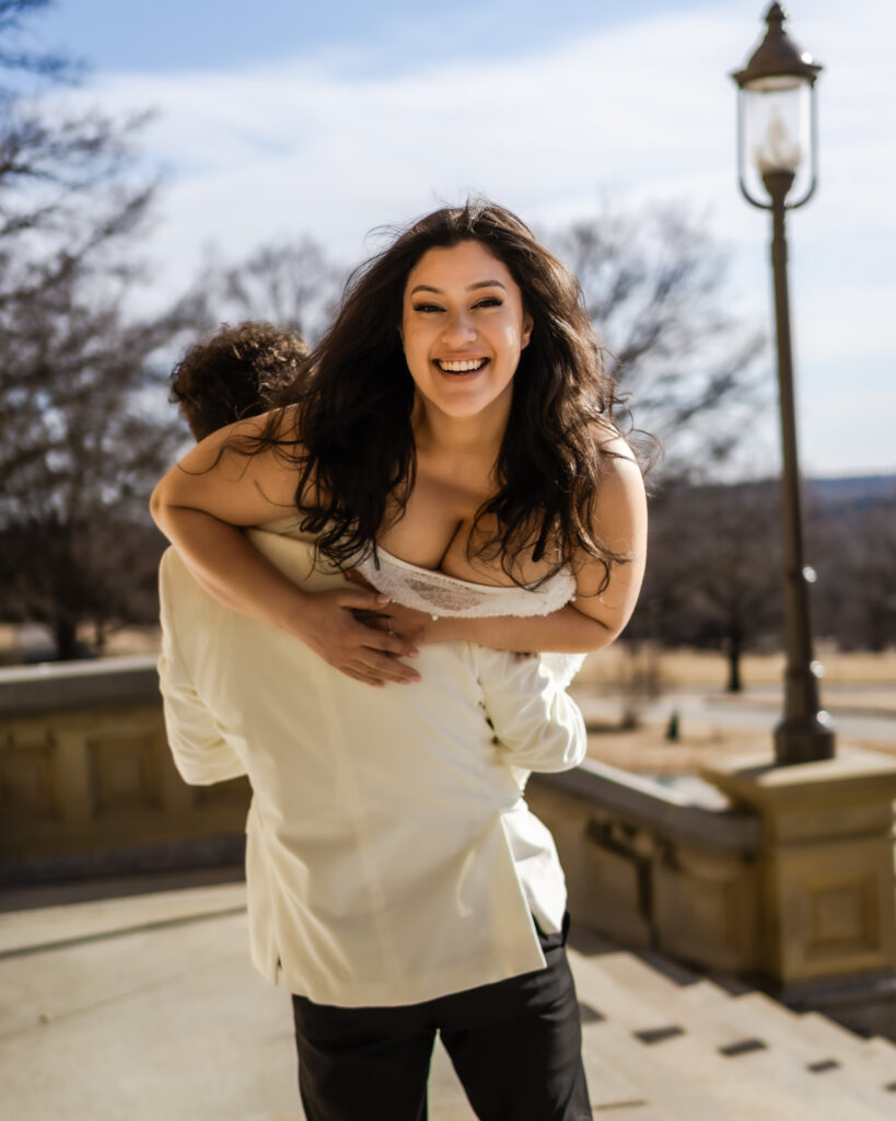 Best engagement photo locations in Des Moines Iowa State Capitol