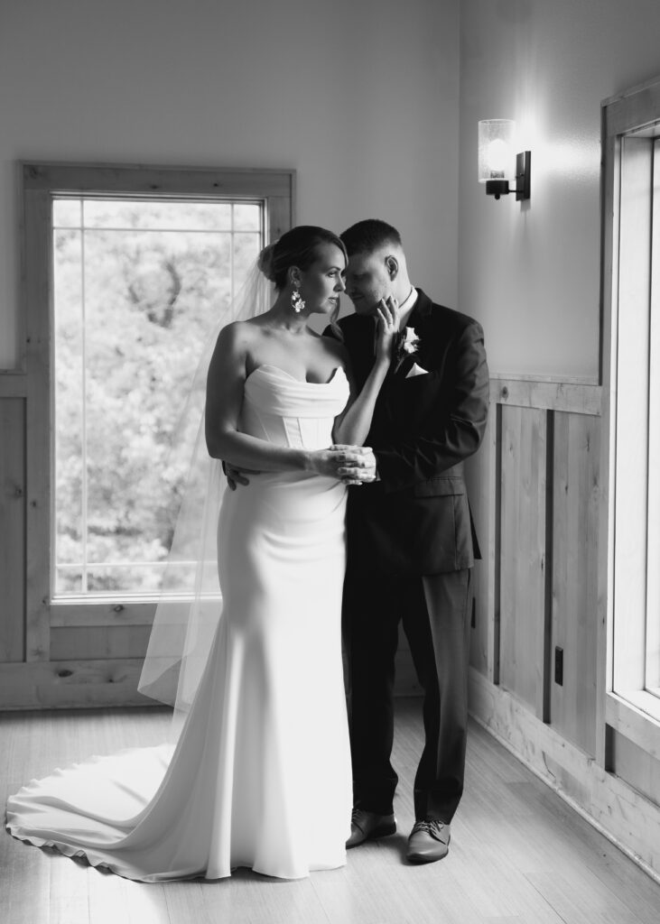 Chateau at White Oak Wedding venue Des Moines Iowa wedding photographer