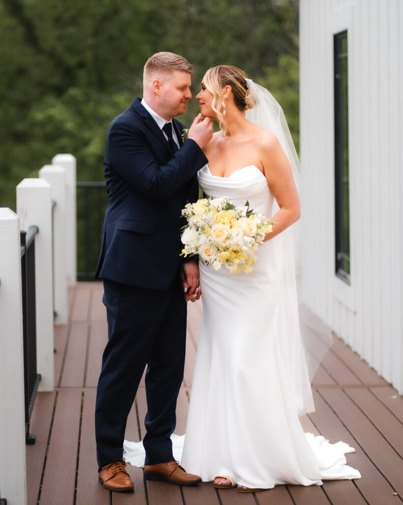 Chateau at White Oak Wedding venue Des Moines Iowa wedding photographer