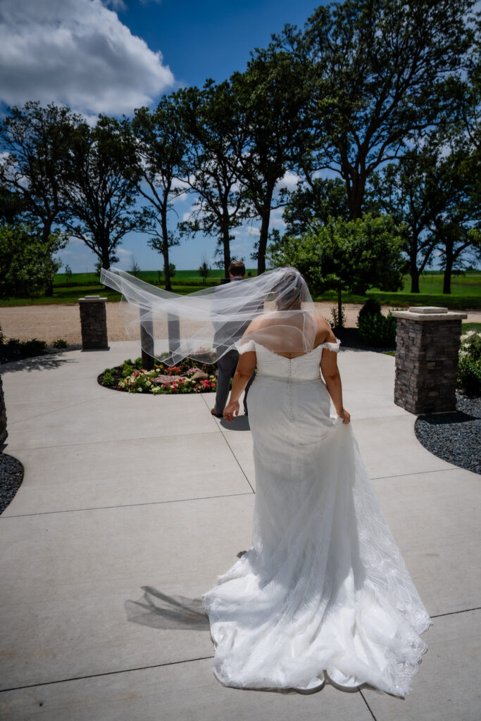 First look at Bluebird Hill Iowa wedding venue