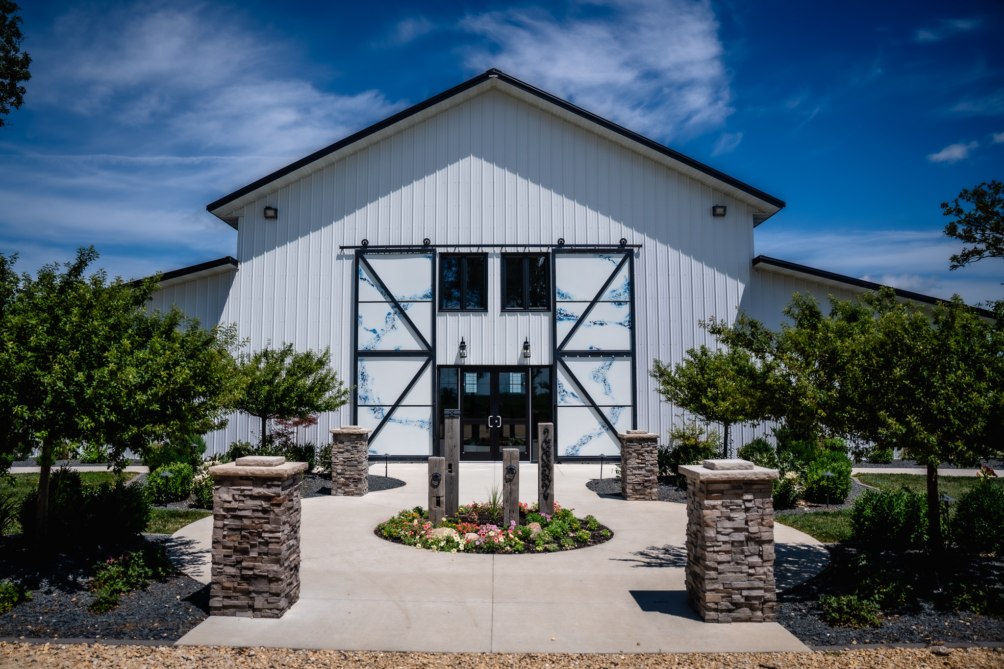 Bluebird Hill Iowa wedding venue summer wedding