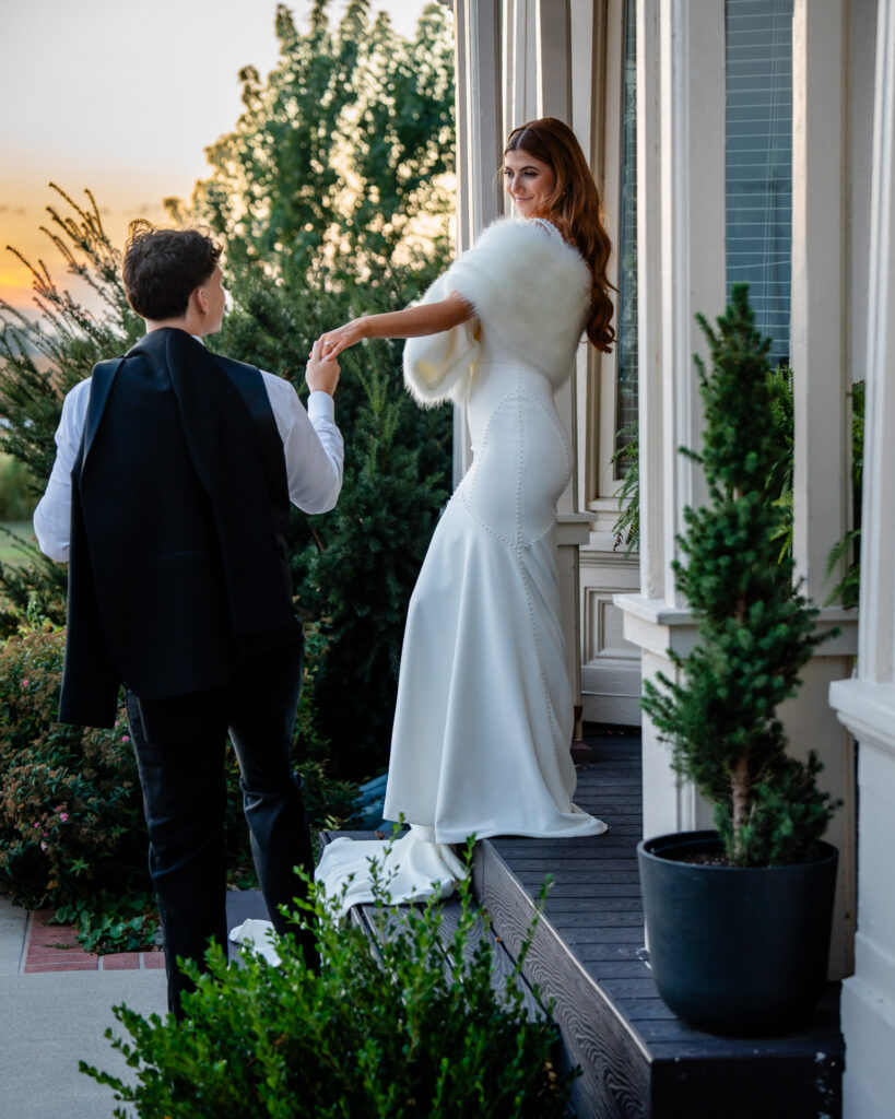 Romantic wedding photos at Iowa wedding venue