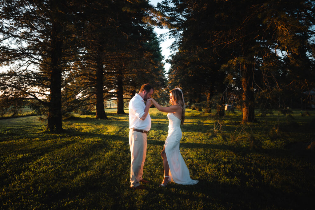 the Conrad Mansion Iowa couples sunset photos