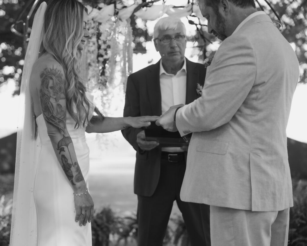 the Conrad Mansion Iowa outdoor ceremony wedding weekend